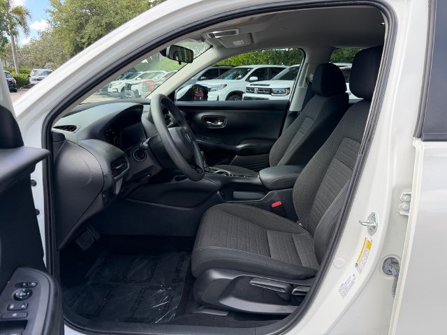 2025 Honda HR-V LX - Photo 12