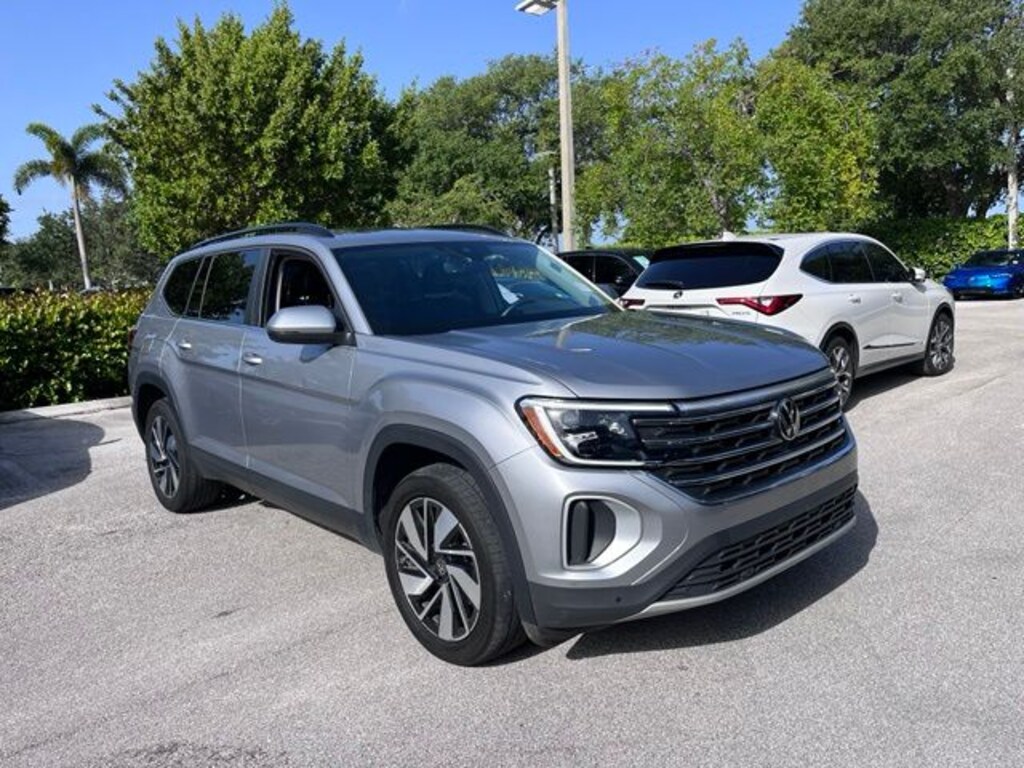 Used 2024 Volkswagen Atlas 2.0T SE w/Technology SUV