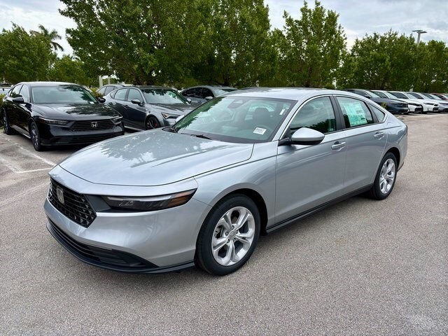 2025 Honda Accord LX photo 3