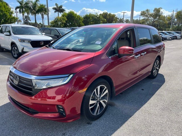 2022 Honda Odyssey Touring photo 2