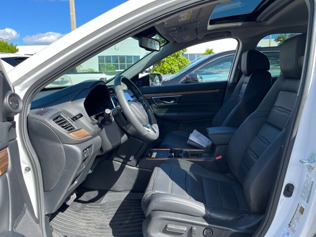 2022 Honda CR-V Hybrid Touring photo 4