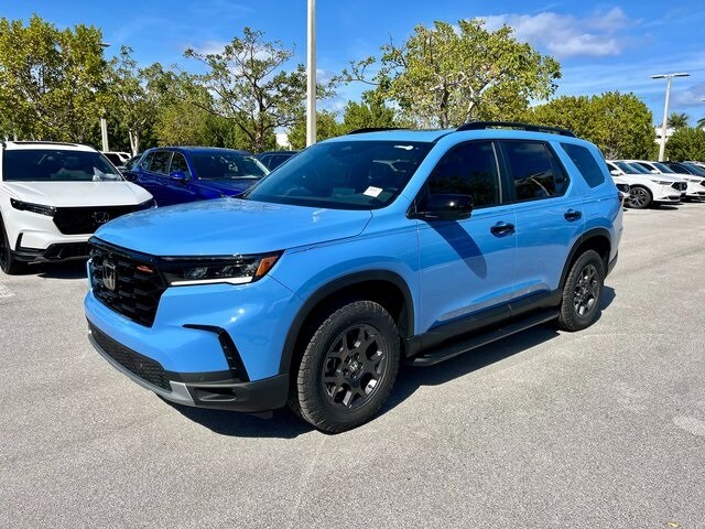 2025 Honda Pilot TrailSport photo 2