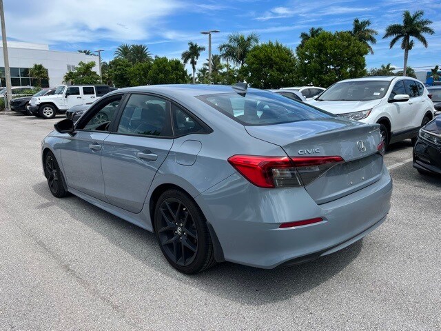 2022 Honda Civic Sport photo 2