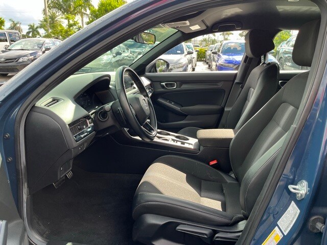2025 Honda Civic Sport photo 3