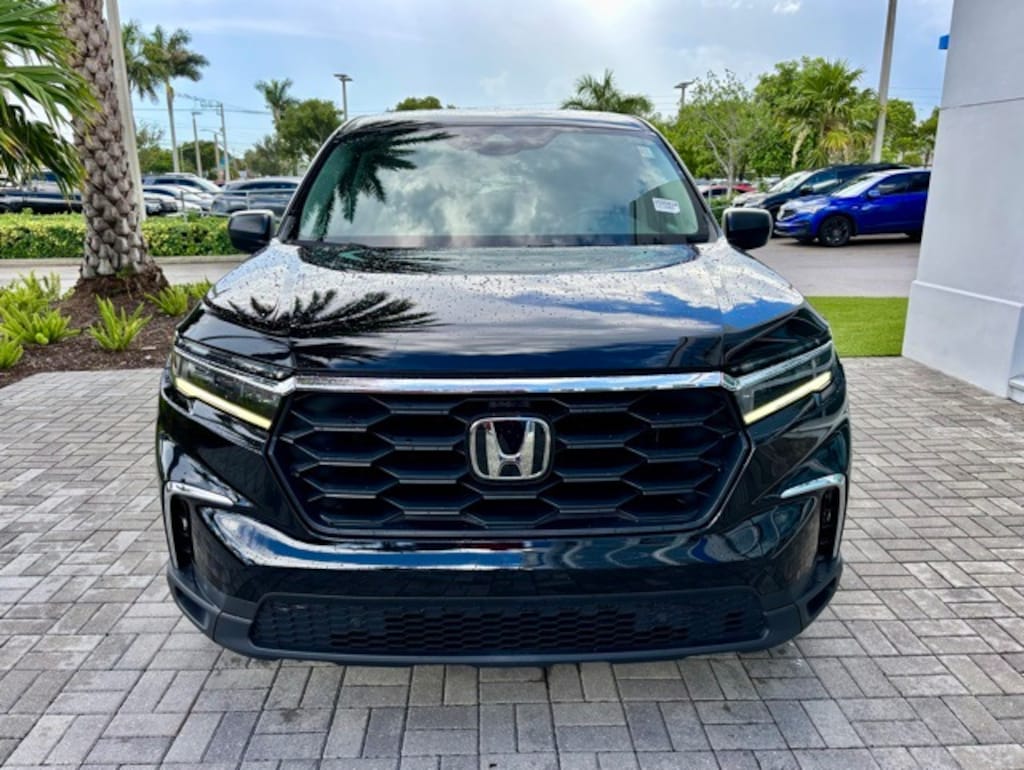 Used 2023 Honda Pilot LX SUV