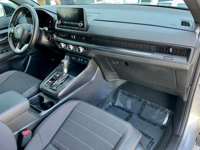 2025 Honda CR-V Sport - Photo 16