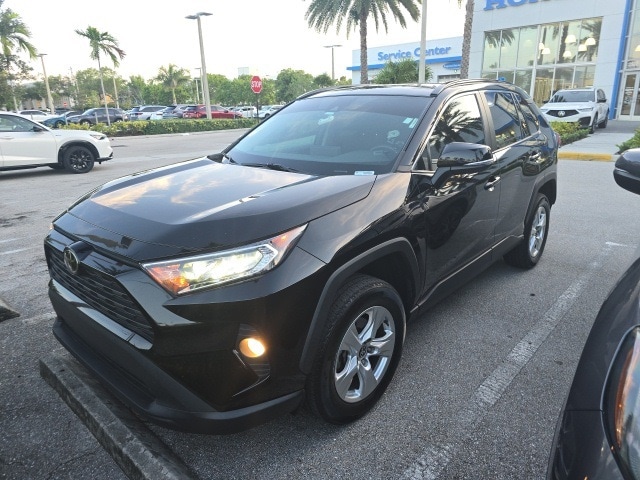 Used 2021 Toyota RAV4 XLE with VIN 2T3W1RFV0MC172868 for sale in Northfield, Minnesota