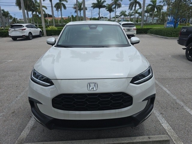 2025 Honda HR-V LX photo 2
