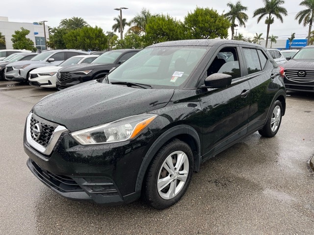 2020 Nissan Kicks S photo 2