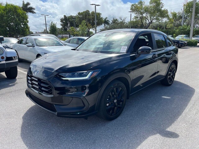 2025 Honda HR-V Sport photo 2