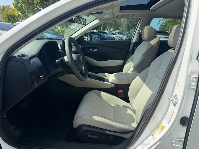 2025 Honda Accord SE - Photo 10