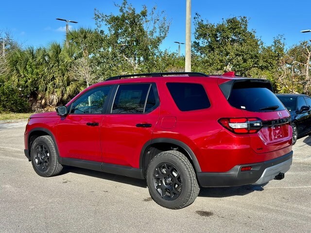 2025 Honda Pilot TrailSport photo 4