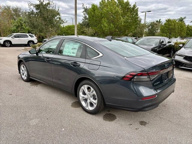 2025 Honda Accord LX photo 4