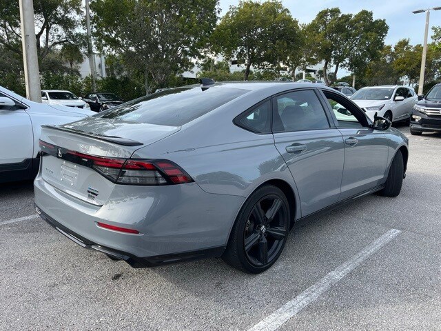 2024 Honda Accord Hybrid Sport-L photo 3