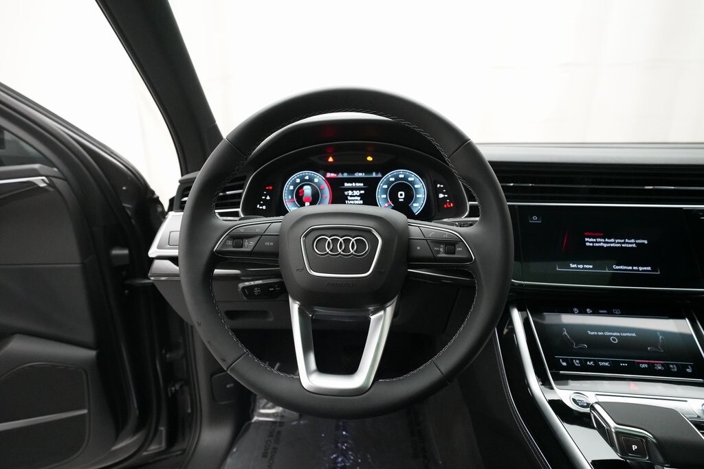 New 2025 Audi Q7 55 Premium Plus SUV