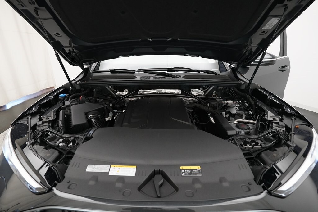 2025 Audi Q5 2.0T Premium Plus photo 3