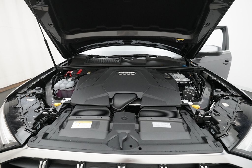 New 2025 Audi Q7 55 Premium Plus SUV