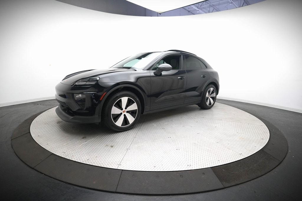 2024 Porsche Macan Base