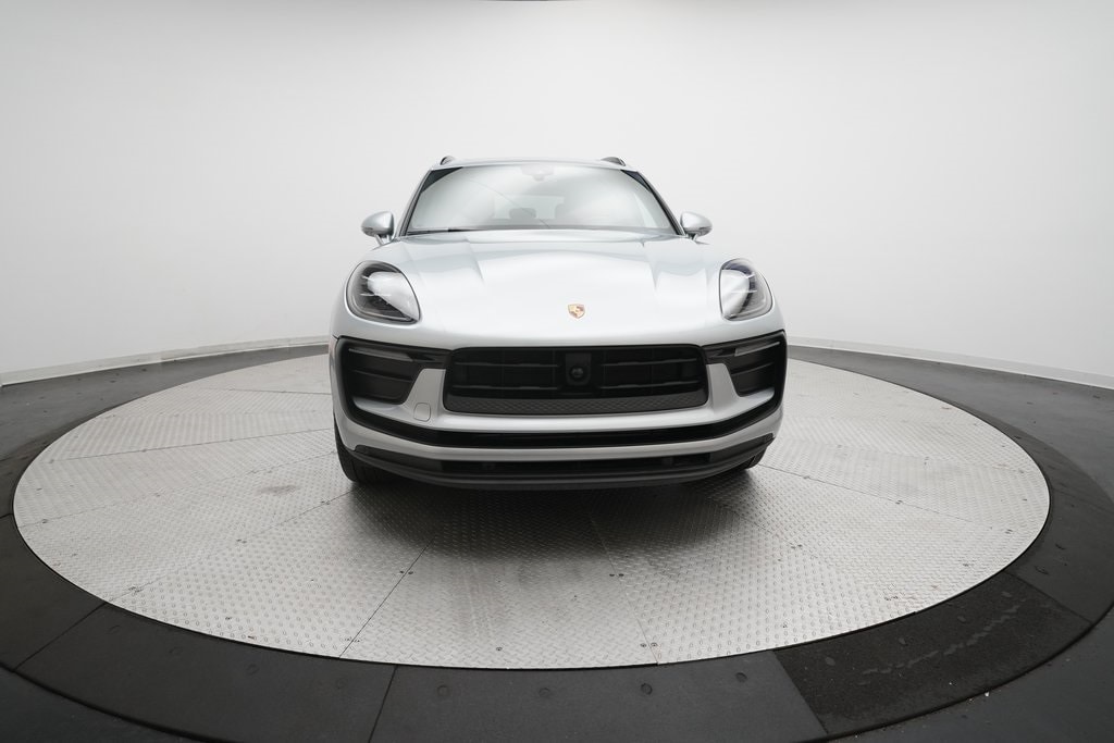 Certified 2022 Porsche Macan Base with VIN WP1AA2A58NLB00617 for sale in Grand Rapids, MI