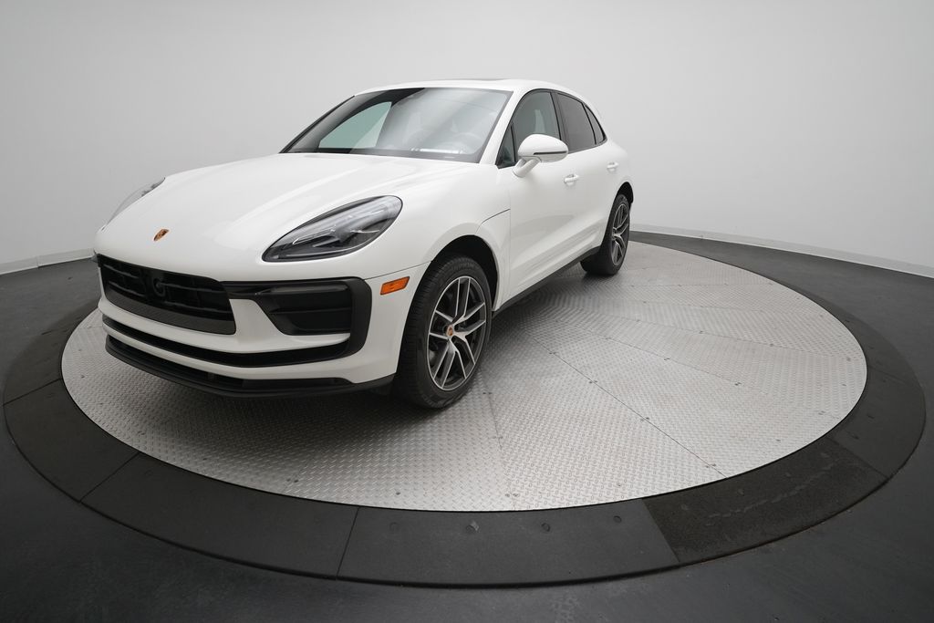 2023 Porsche Macan Base