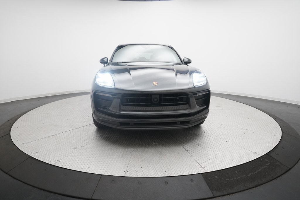 Certified 2022 Porsche Macan Base with VIN WP1AA2A54NLB08665 for sale in Grand Rapids, MI