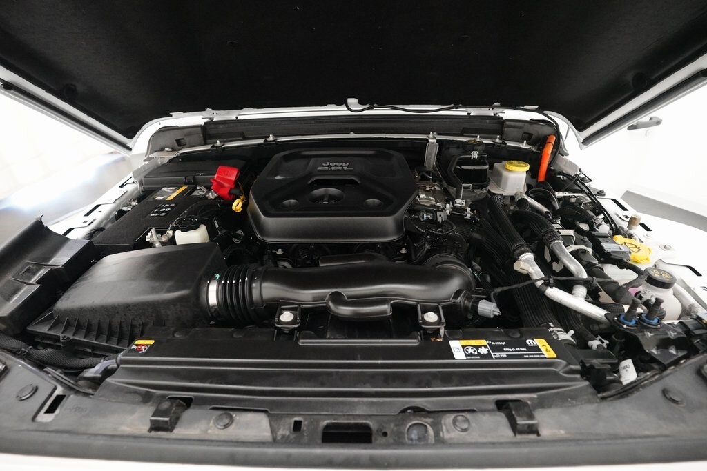 2022 Jeep Wrangler Unlimited Sahara 4xe photo 3