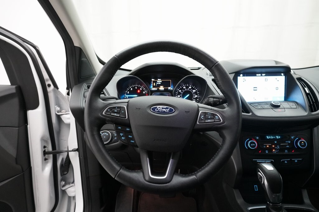 2019 Ford Escape SEL photo 3