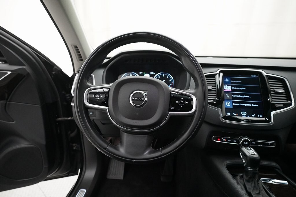 2018 Volvo XC90 T6 Momentum photo 2