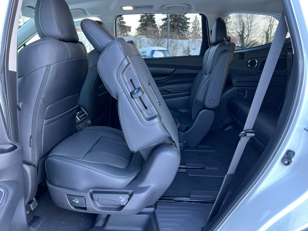 2026 Subaru Ascent Limited - Photo 6