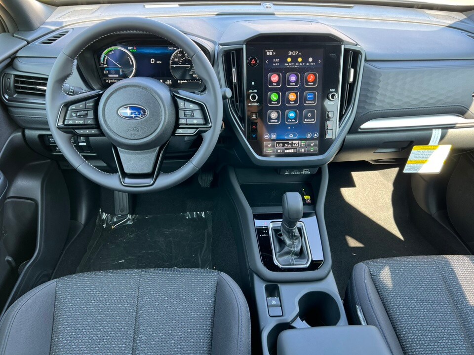 2025 Subaru Forester Premium photo 3