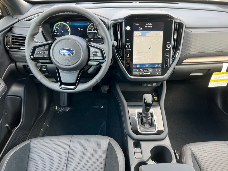 2025 Subaru Forester Touring photo 3