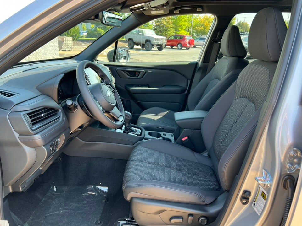 2025 Subaru Forester Premium photo 4
