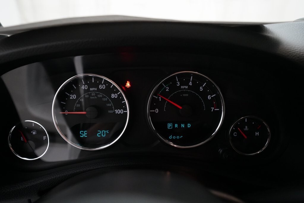 2013 Jeep Wrangler Sahara photo 2