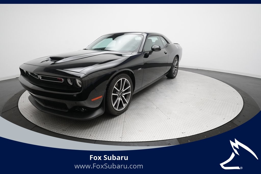 2023 Dodge Challenger R/T's photo