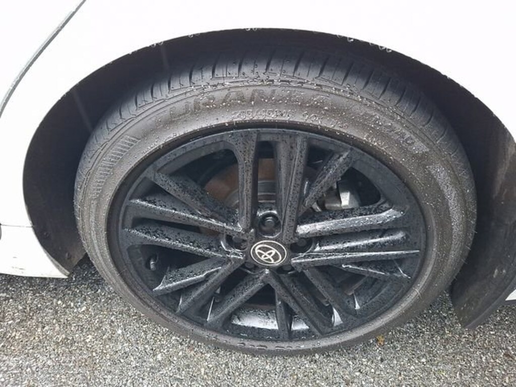 Used 2025 Toyota Camry SE Car