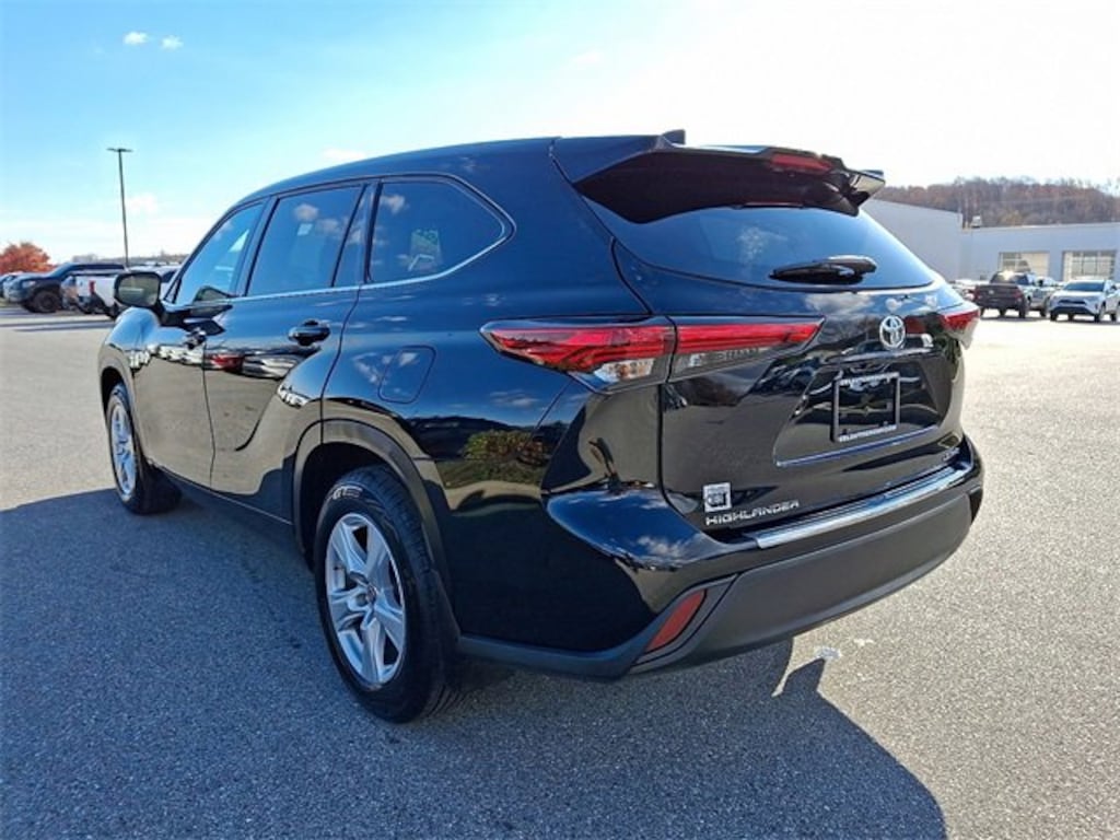 Certified 2022 Toyota Highlander LE SUV