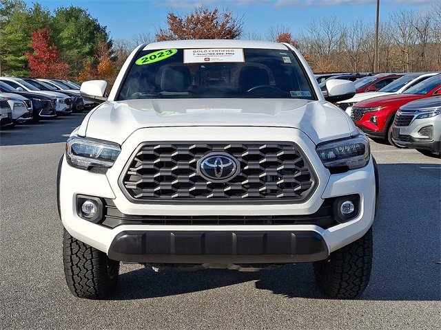 2023 Toyota Tacoma TRD Off-Road photo 2
