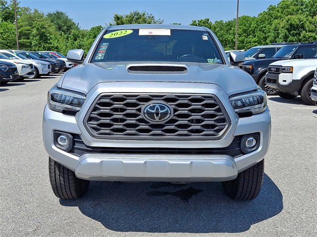 2022 Toyota Tacoma TRD Sport photo 2