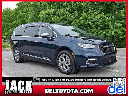 Featured Used 2022 Chrysler Pacifica Limited Van Passenger Van 261425A for Sale near West Chester, PA