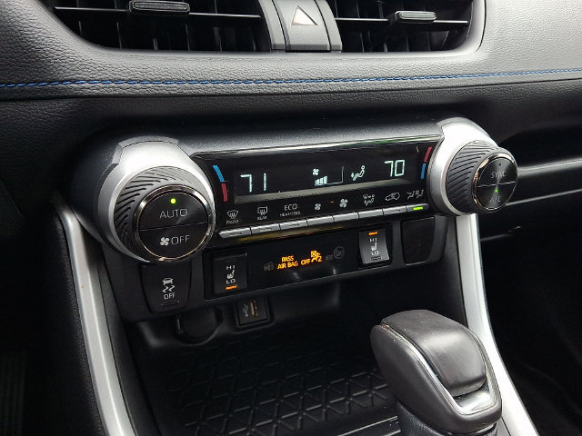 2023 Toyota RAV4 SE - Photo 16
