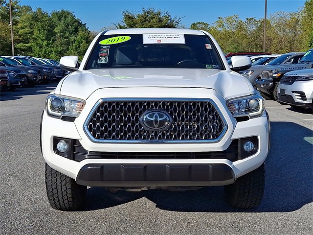 2019 Toyota Tacoma TRD Off-Road photo 2