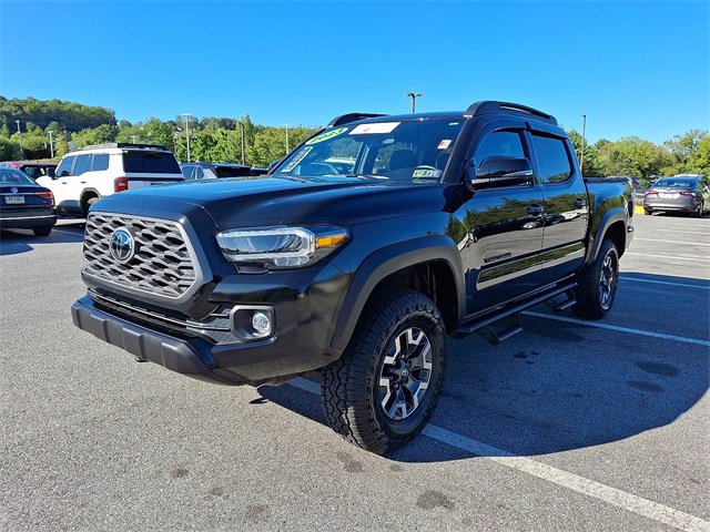 2023 Toyota Tacoma TRD Off-Road photo 3