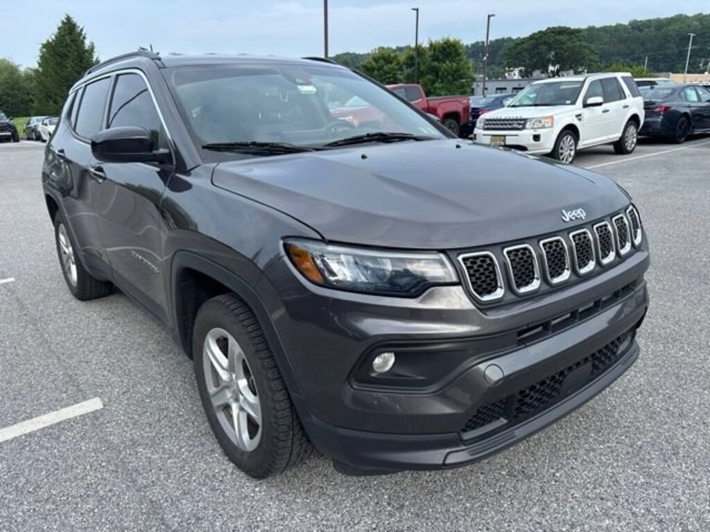Used 2023 Jeep Compass Latitude SUV