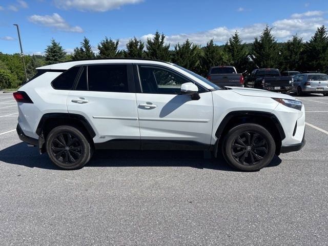 2024 Toyota RAV4 Hybrid SE AWD's photo