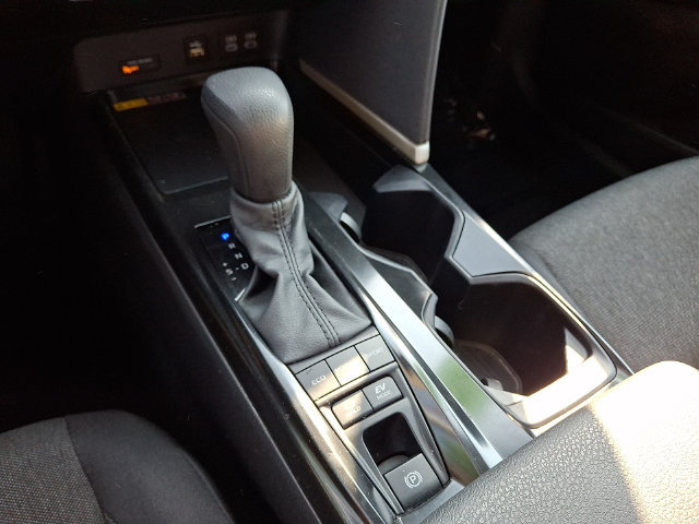 2025 Toyota Camry LE - Photo 14