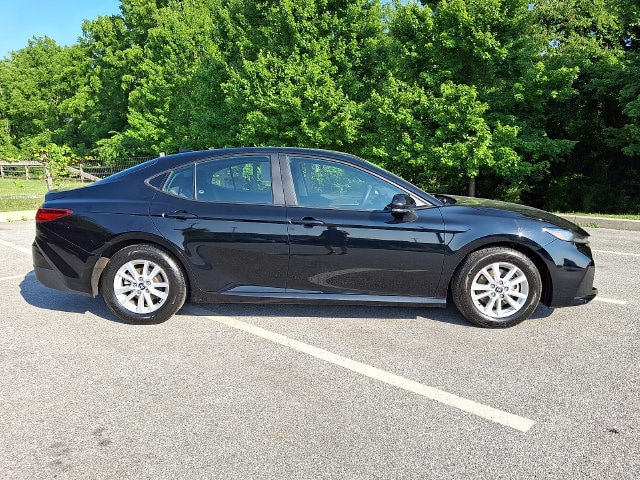 2025 Toyota Camry LE - Photo 7