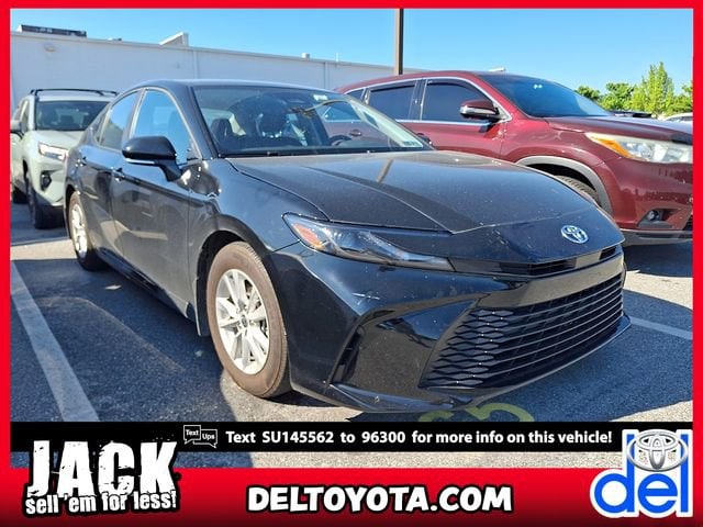 2025 Toyota Camry LE Hybrid's photo