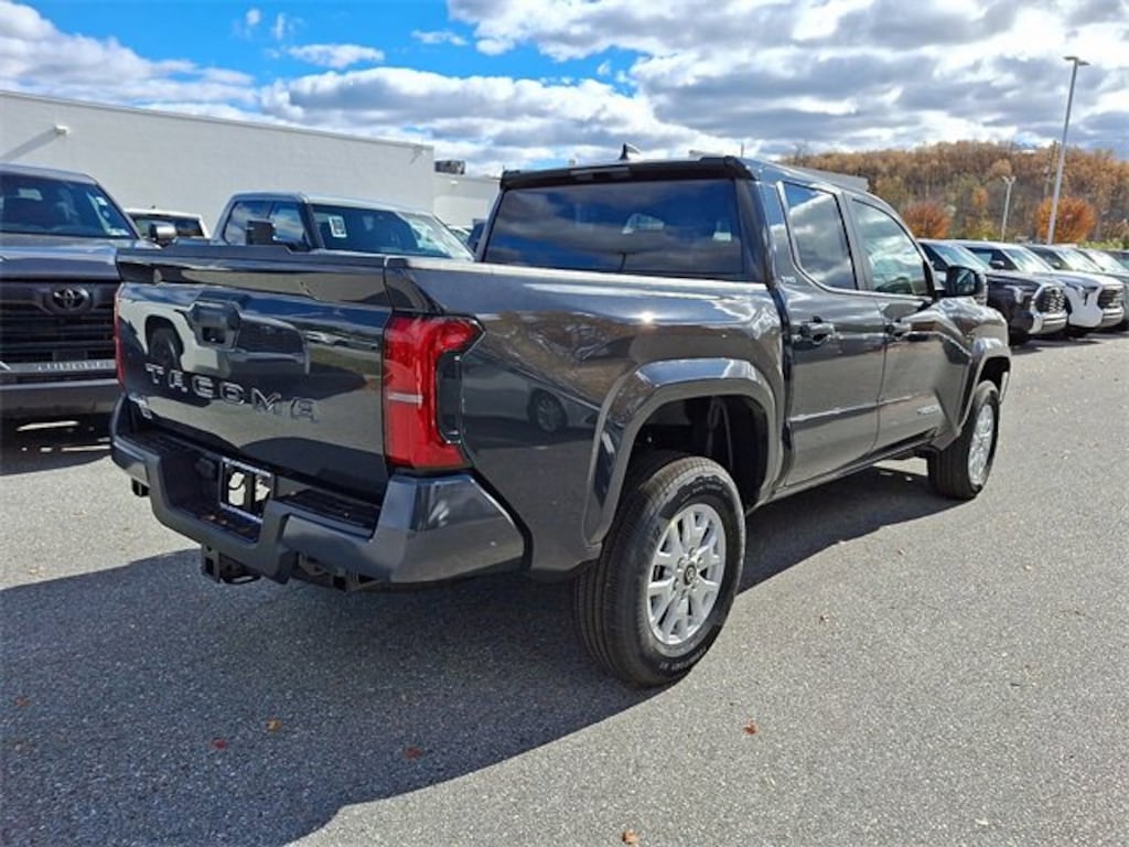 New 2025 Toyota Tacoma SR5 Truck Double Cab