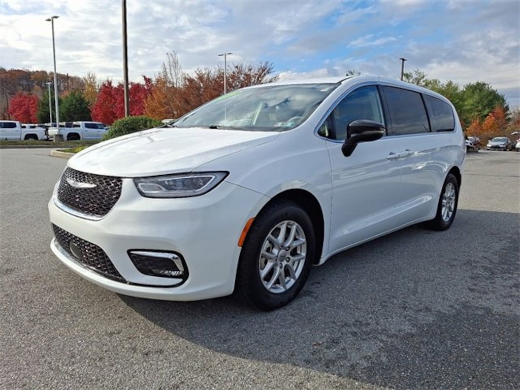 Used 2024 Chrysler Pacifica Touring L Van Passenger Van