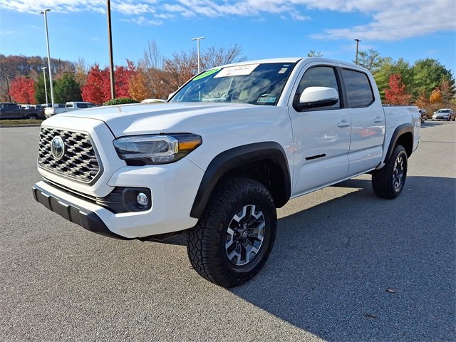2023 Toyota Tacoma TRD Off-Road photo 3